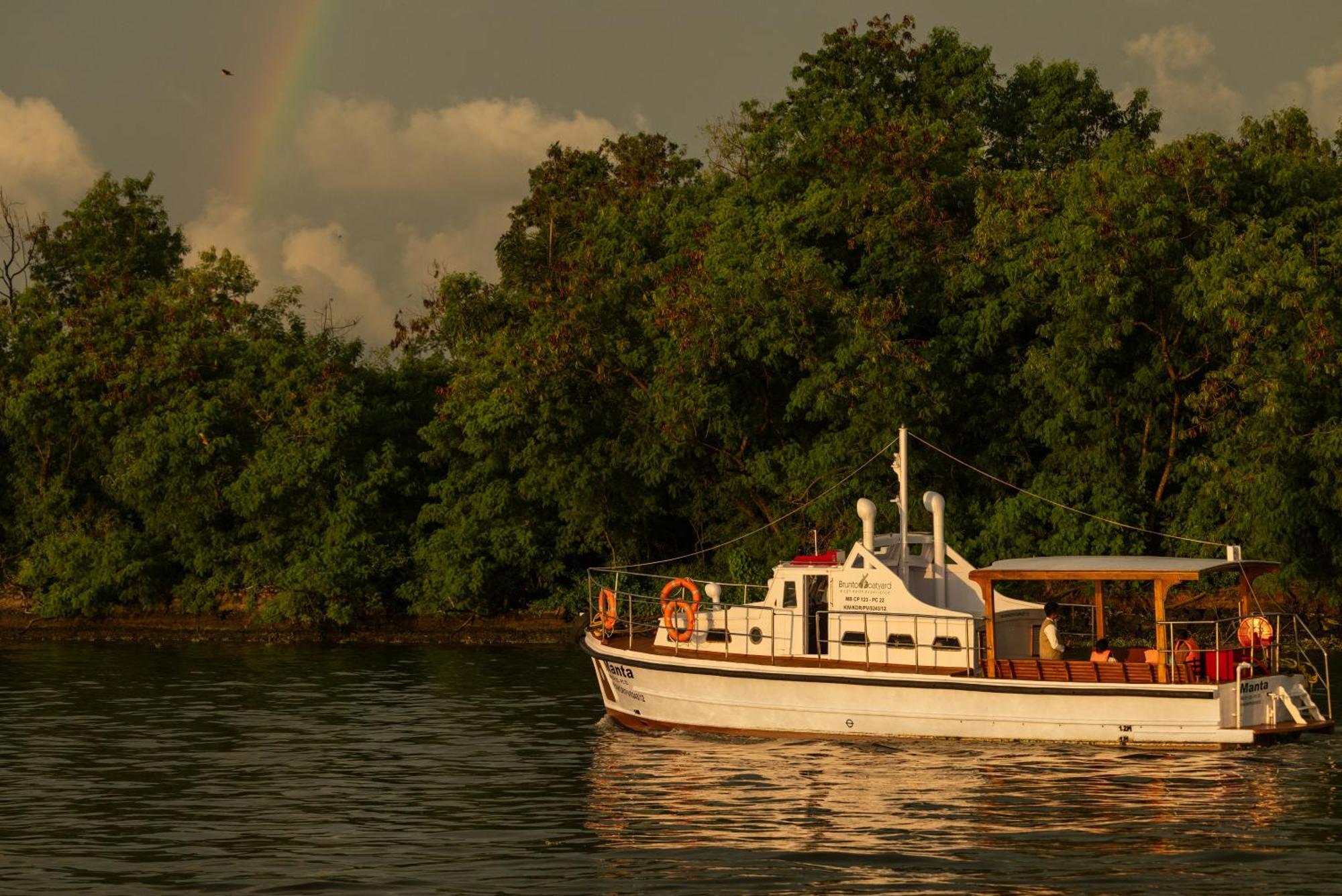 Hotel Brunton Boatyard - A Cgh Earth Experience Kochi Exterior foto