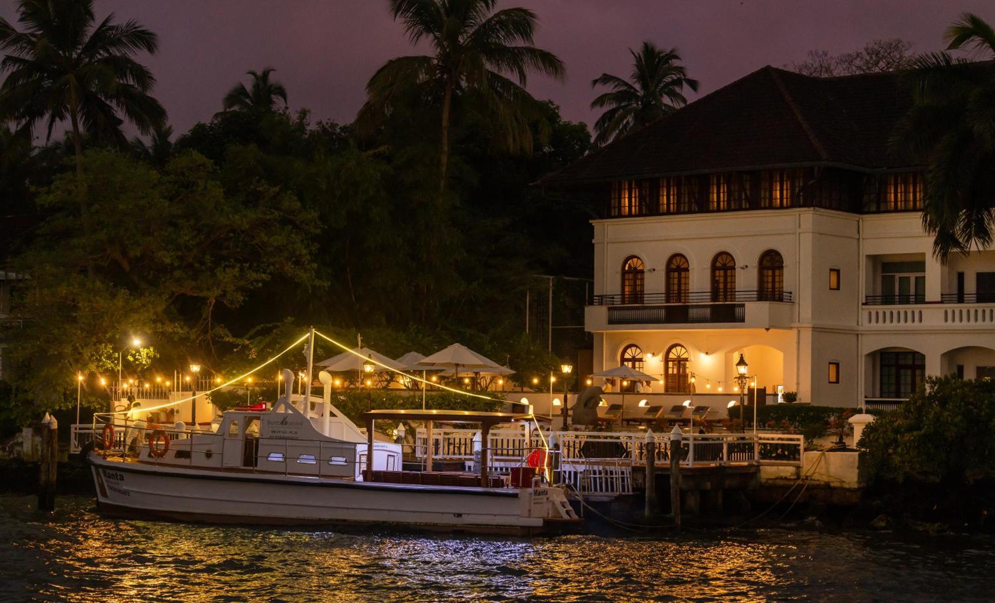 Hotel Brunton Boatyard - A Cgh Earth Experience Kochi Exterior foto