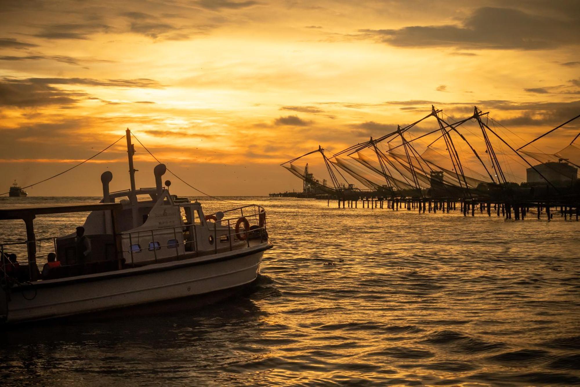 Hotel Brunton Boatyard - A Cgh Earth Experience Kochi Exterior foto